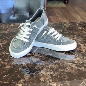 Kory stonewashed sneakers
